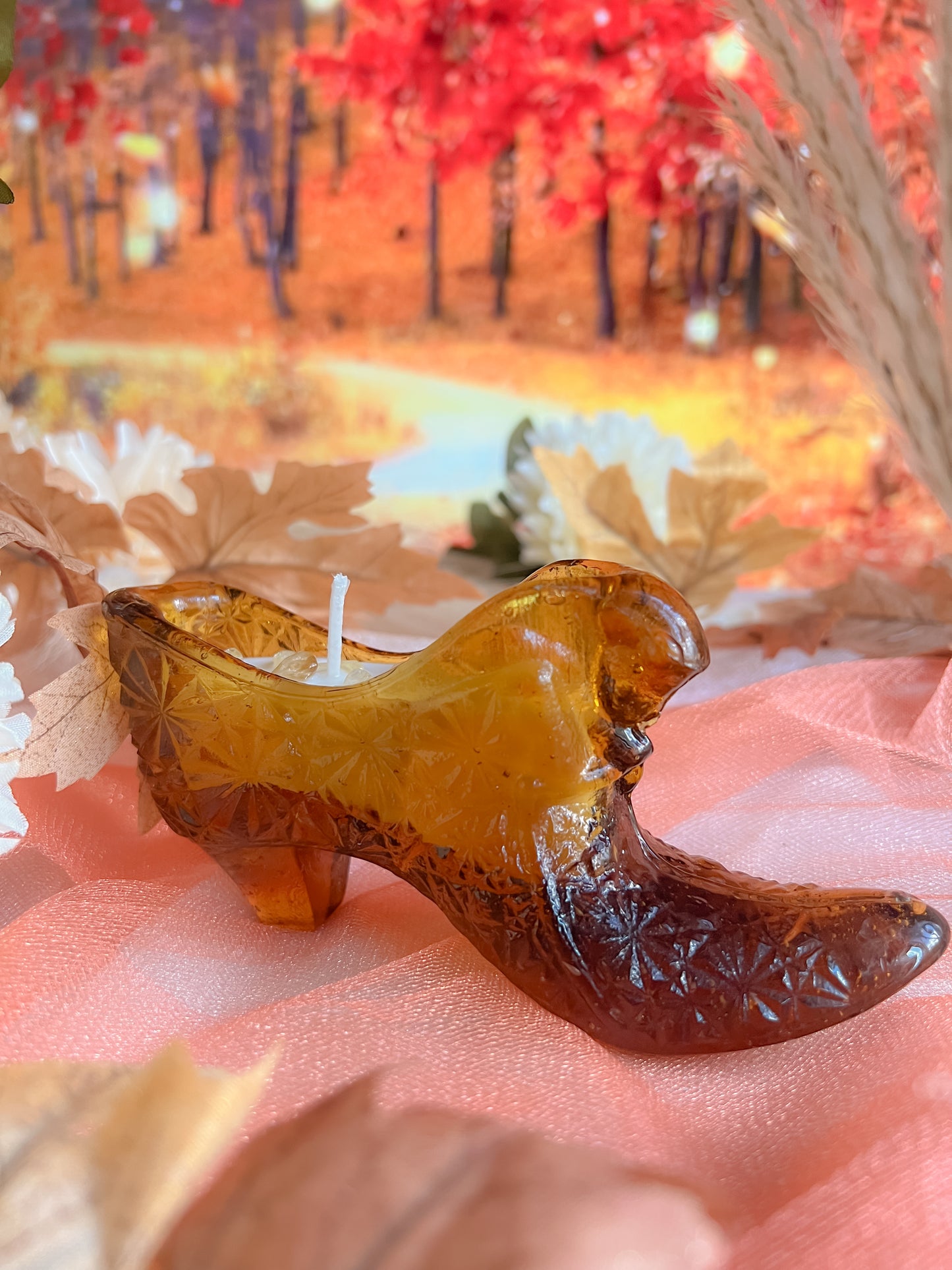 Amber Witch’s Slipper Candle